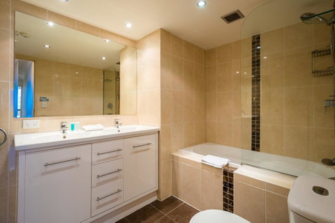 Breakers North Absolute Beachfront Apartments - Official - Hotel Gold Coast 36