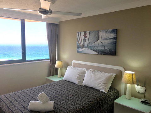 Breakers North Absolute Beachfront Apartments - Official - Hotel Gold Coast 6