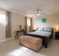 The Villa at the Bay - Hotel Gold Coast