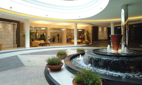 Chevron Renaissance - HR Surfers Paradise - Hotel Gold Coast 21