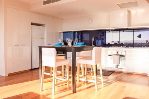 Circle On Cavill Surfers Paradise Apartments-Holiday Paradise - Hotel Gold Coast 17