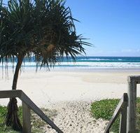 WAVES 203 ON CURRUMBIN - Hotel Gold Coast