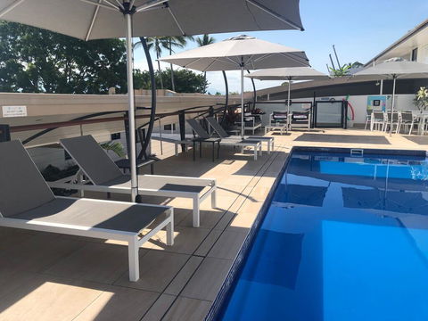 Welcome To The Centre Of Paradise - Hotel Gold Coast 2