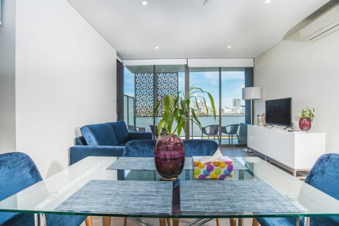 Wentworth Point 2Beds1Study2Bath Brand New APT - Hotel Gold Coast 2