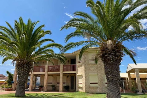 Whispering Palms - Hotel Gold Coast 0