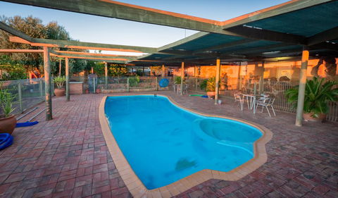 White Cliffs Underground - Hotel Gold Coast 0