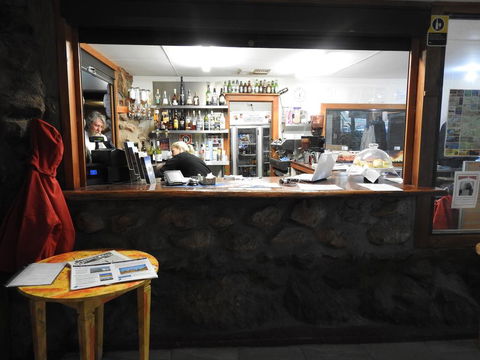 White Cliffs Underground - Hotel Gold Coast 1