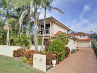 Book Nelson Bay Accommodation Vacations Hotel Gold Coast Hotel Gold Coast