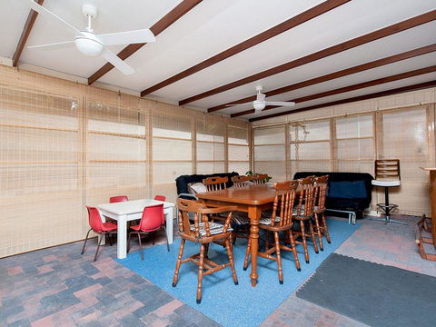 Wildflowers @ Fingal Bay - Hotel Gold Coast 3