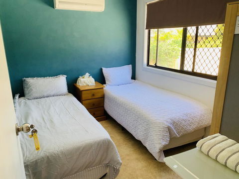 Willetton Homestays - Hotel Gold Coast 1