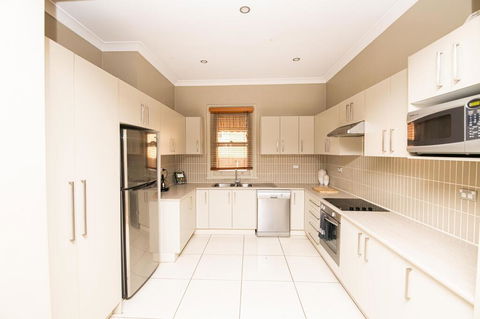 William Cottage Central Heritage Home - Hotel Gold Coast 0