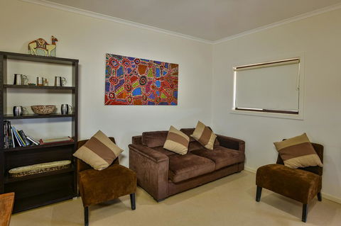 William Creek Camp Ground & Units - Hotel Gold Coast 2