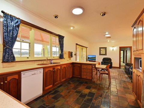 Wine Country Homestead 4-6br House - Hotel Gold Coast 2