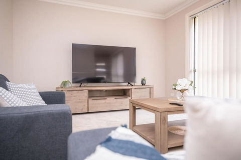 Wonderful Windred Modern, Comfy, Quiet - Hotel Gold Coast 3