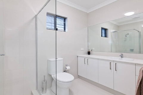 Woodlands - Home With A View - Hotel Gold Coast 2