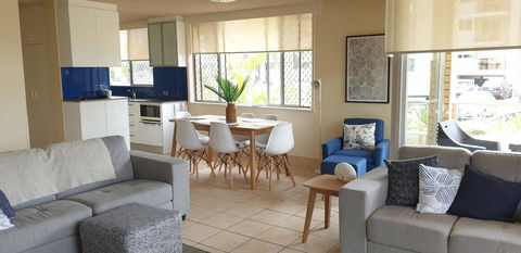 Wyuna Beachfront Holiday Apartments - Hotel Gold Coast 2