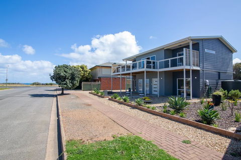 Xanadu - Aldinga Beach - Hotel Gold Coast 1