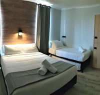 Yamba Central Hotel and Backpackers - Hotel Gold Coast
