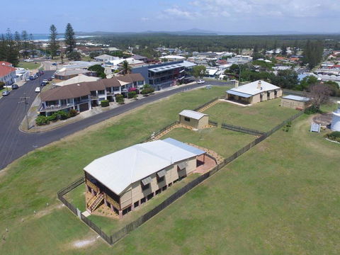 Yamba Pilot Cottage 1 - Pets Welcome - Close To Beach - Hotel Gold Coast 2