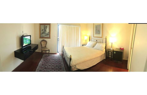 Yarrabi Pond - Hotel Gold Coast 1