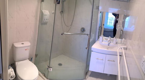 Yarrabi Pond - Hotel Gold Coast 2