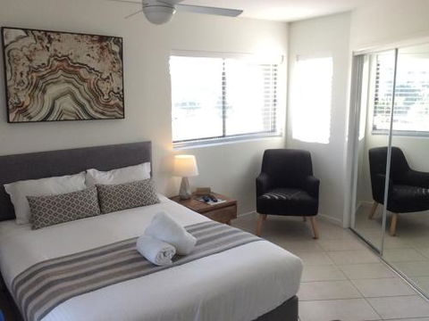 Direct Hotels - North Shore Kawana - Hotel Gold Coast 1