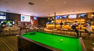Nightcap At Kawana Waters Hotel - Hotel Gold Coast 5