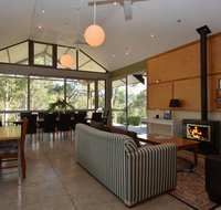 Elfin Hill Vineyard Accommodation - Hotel Gold Coast