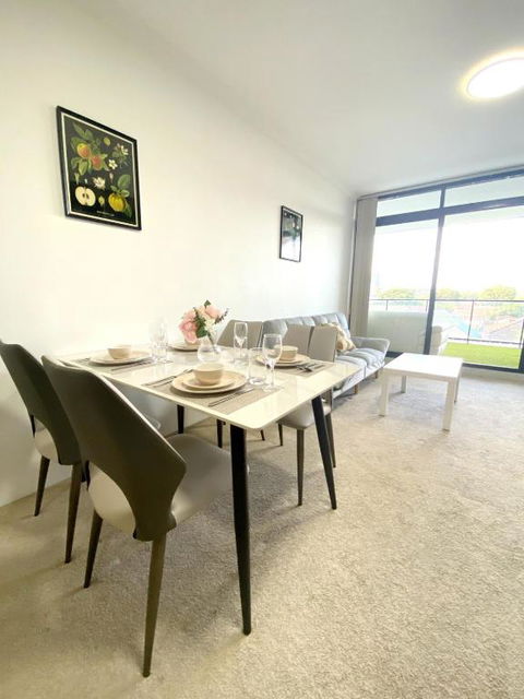 A Cozy 2B2B Apartment Near Airport & Train Station - Hotel Gold Coast 1