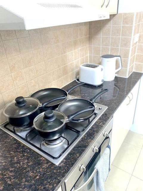 A Cozy 2B2B Apartment Near Airport & Train Station - Hotel Gold Coast 4
