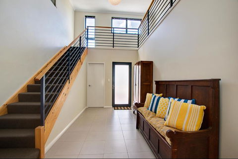 A Little Luxury In Town - Hotel Gold Coast 4