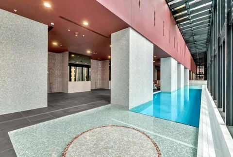 A 3BR Apt Next To Melbourne Central FREE Parking - Hotel Gold Coast 2