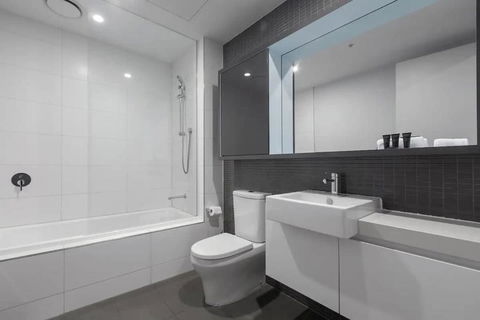 A 3BR Apt Next To Melbourne Zoo FREE Parking - Hotel Gold Coast 3