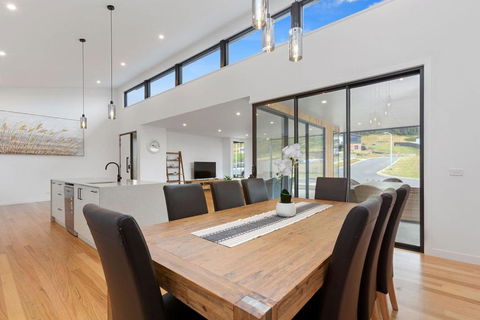 A Box Of Moonlight - Hotel Gold Coast 2