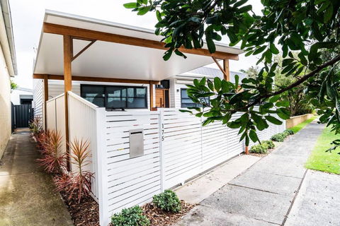 A Chic Coastal Hideaway At Toowoon Bay Beach - Hotel Gold Coast 1