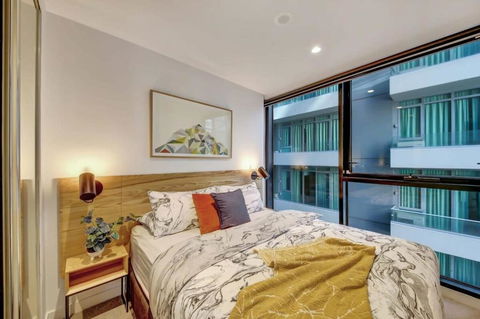 A Comfy 2BR Apt Near Crown & Southern Cross - Hotel Gold Coast 3