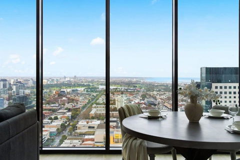 A Cozy 2BR Apt With Panoramic Views FREE Parking - Hotel Gold Coast 0