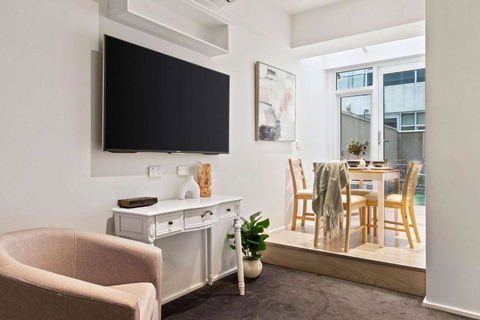 A Cozy CBD Studio Near Melbourne Central - Hotel Gold Coast 1