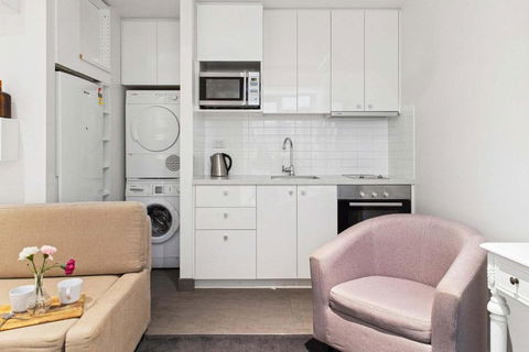 A Cozy CBD Studio Near Melbourne Central - Hotel Gold Coast 3