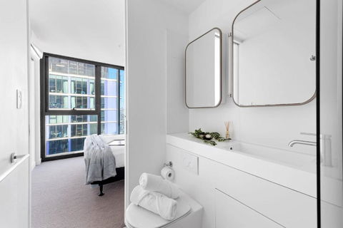 A Cozy & Comfy 2BR Apt Up In The Clouds Near CBD - Hotel Gold Coast 2