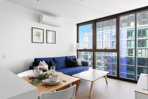 A Cozy & Comfy 2BR Apt Up In The Clouds Near CBD - Hotel Gold Coast 3