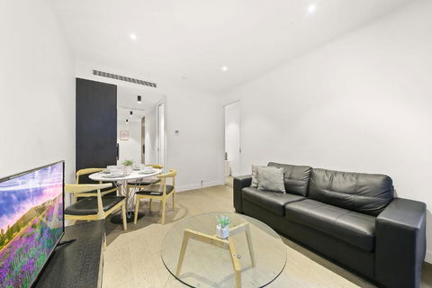 A Cozy & Lovely 2BR Apt Near Melbourne Central - Hotel Gold Coast 1