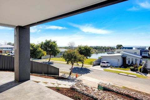 A Magnetic Retreat - Hotel Gold Coast 2