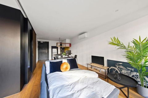 A Modern & Spacious 2BR Apt Near Melbourne Uni - Hotel Gold Coast 2