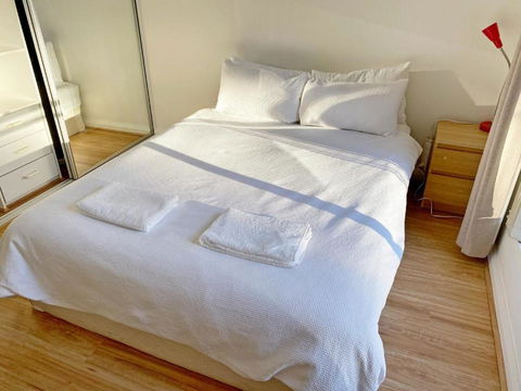 A Quiet Oasis - Hotel Gold Coast 1