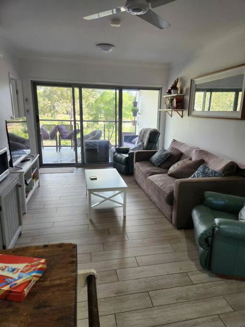 A Quiet Unit Overlooking A Reserve - Hotel Gold Coast 4