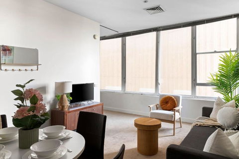 A Stylish & Central 2BR Apt Near Flinders Station - Hotel Gold Coast 2