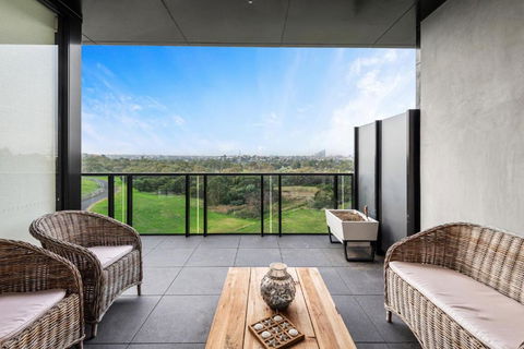 A Taste Of Paradise In Inner City Suburbia - Hotel Gold Coast 4