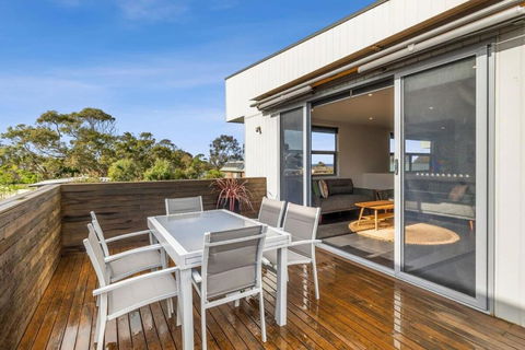 A Wave From It All Ocean Glimpse Central Torquay - Hotel Gold Coast 1