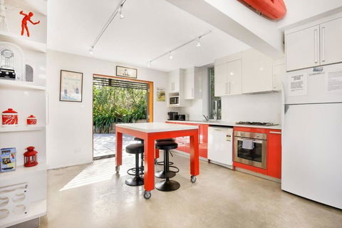 AAA Coke Shack - Hotel Gold Coast 2